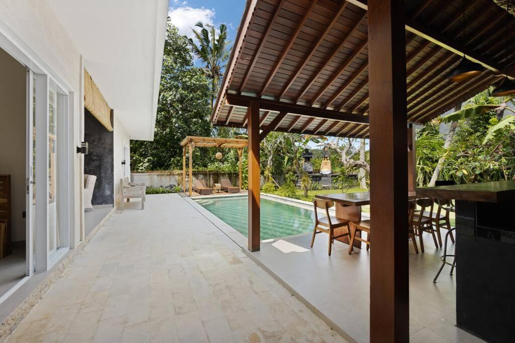 אובוד New 4 Bedroom Villa Surrounded By Jungle And Ricefields מראה חיצוני תמונה
